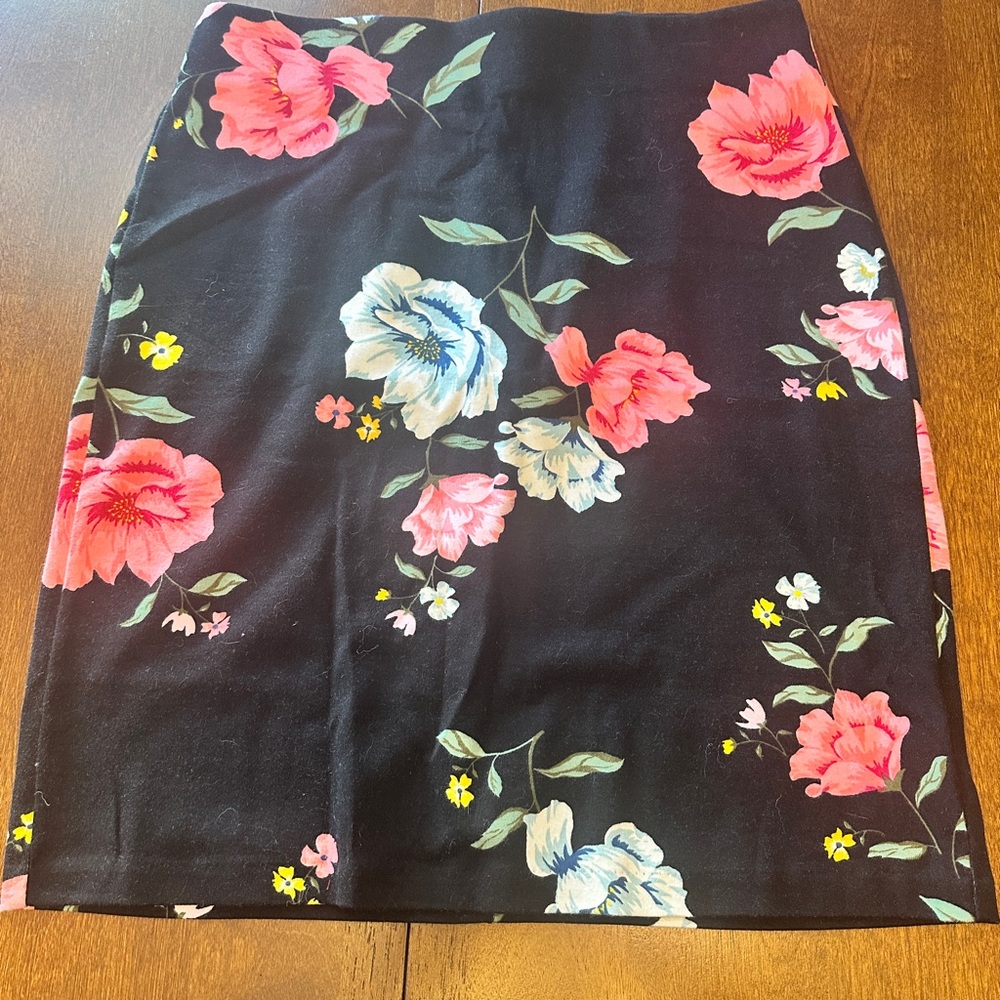 Old Navy Black Skirt with Floral Design